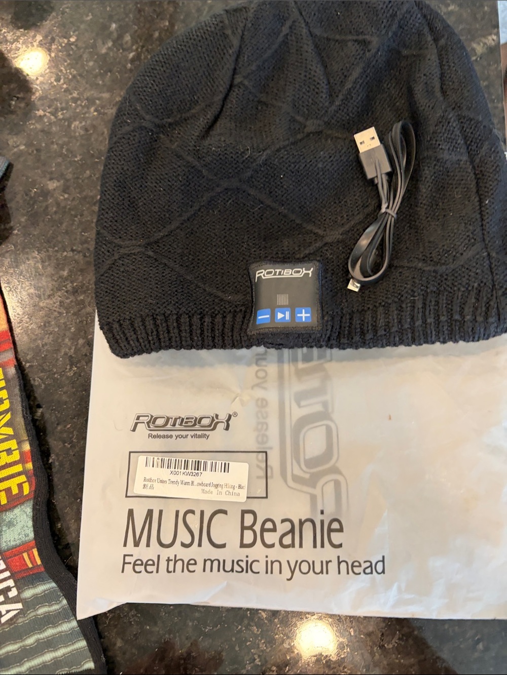 Black Bluetooth Music Beanie with Built-In Speakers